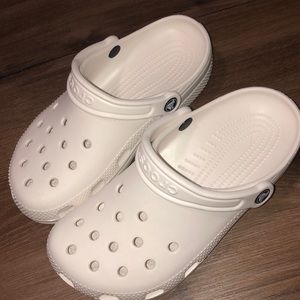 whit crocs